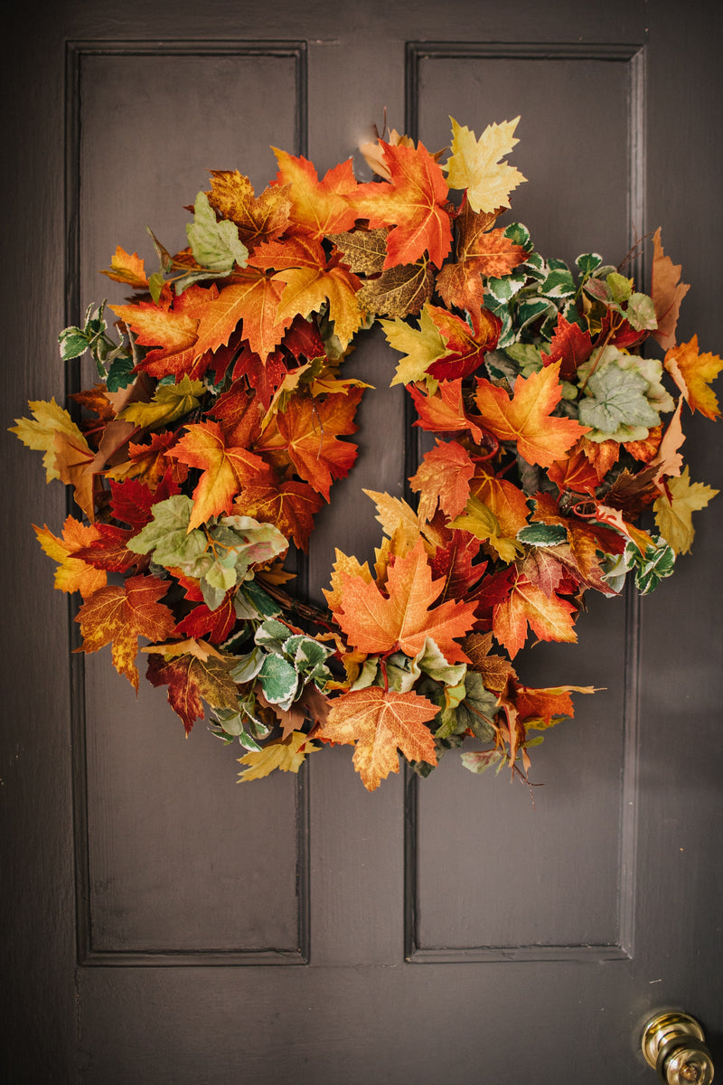 A bold and invigorating display of mixed seasonal foliage celebrating the colours and textures of the autumn season.  Our Maple Syrup wreath will instantly uplift and add warmth to any space through the winter months for years to come!